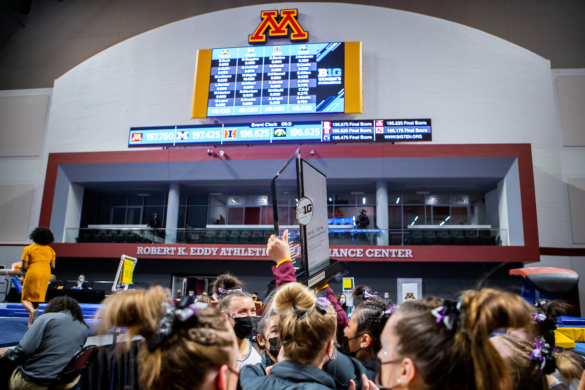 GopherWGym's tweet photo. One week ago... 💛🏆 https://t.co/JQ2Xepbc3L