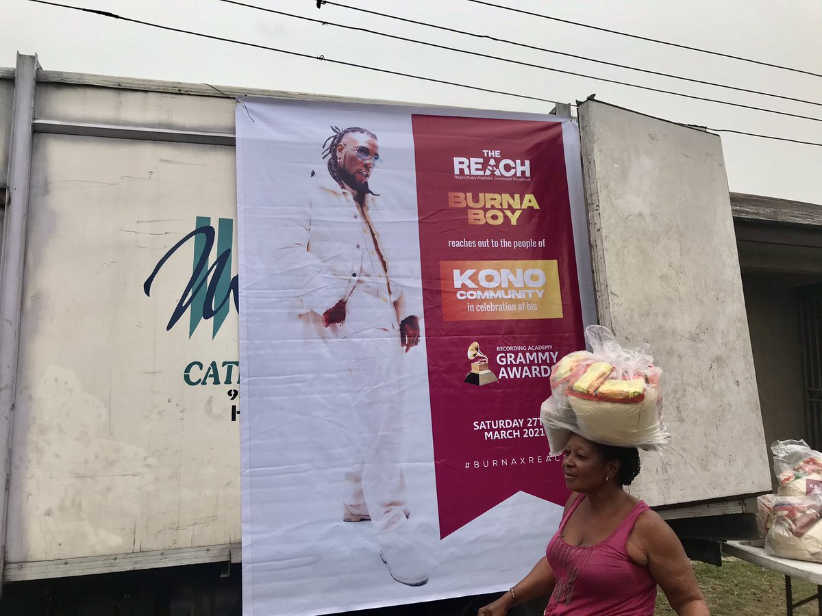 TheREACHNG's tweet photo. While his #Homecoming may be to entertain fans at home, @burnaboy thought no one should be left out, as he once again provided food packs for 300+ families in Kono, Ogoniland.

#BurnaXREACH https://t.co/91K29odgKR