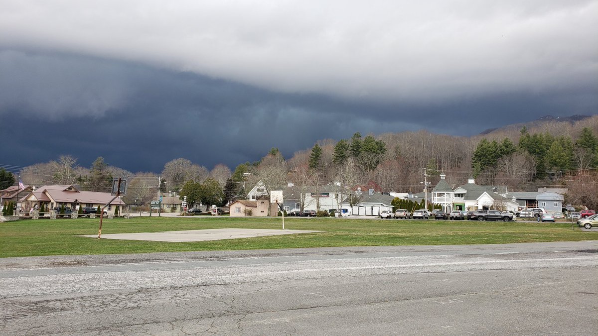 makojr's tweet photo. Prior to #hailstorm in #bannerelk @wxbrad @jimpsummers https://t.co/sHZCFwCth0