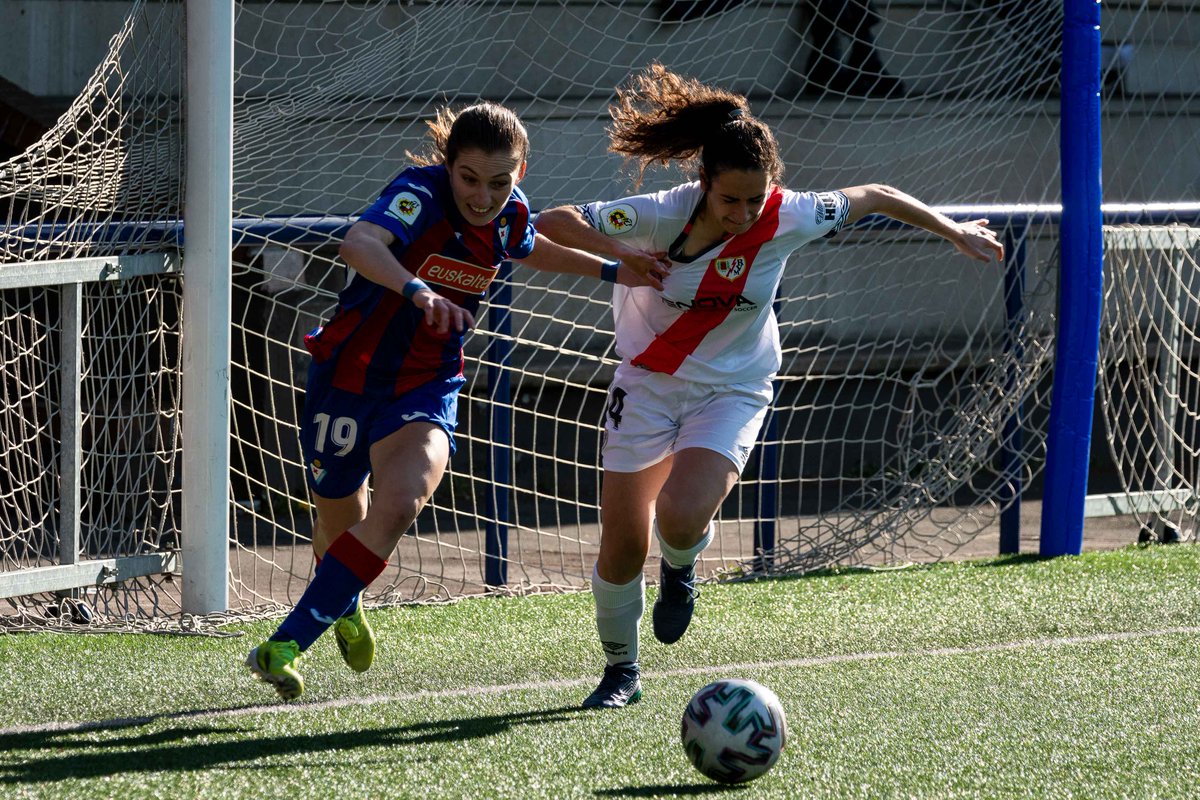 FundRayoFem's tweet photo. ⚡️Final en Unbe!
Valiosísimo y trabajado punto del equipo, ante un gran Eibar, para situarnos más cerca del objetivo!!

@SDEibar 0 - Rayo Femenino 0

#VamosRayoFemenino https://t.co/WYRgFKpYge