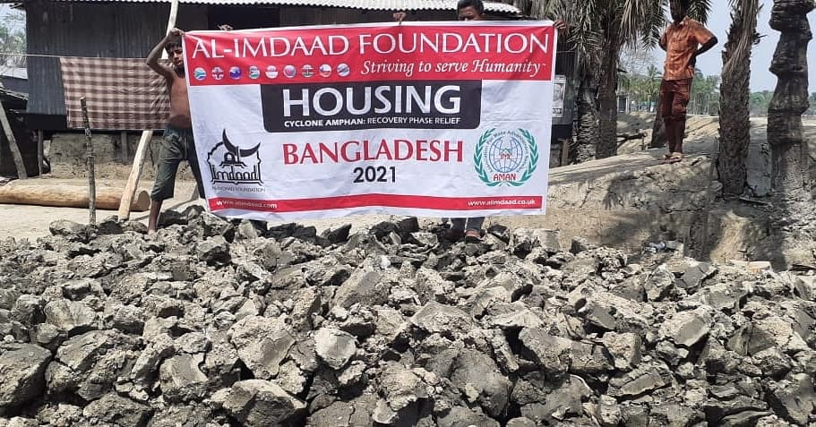 Alimdaad's tweet photo. Foundation's being dug in the new phase of housing construction for families left homeless since last year's Cyclone season in Bangladesh.

#alimdaad #bangladesh #cycloneamphanrelief #housingandshelter #constructionphase #strivingtoservehumanity https://t.co/oGW6BzgFwr