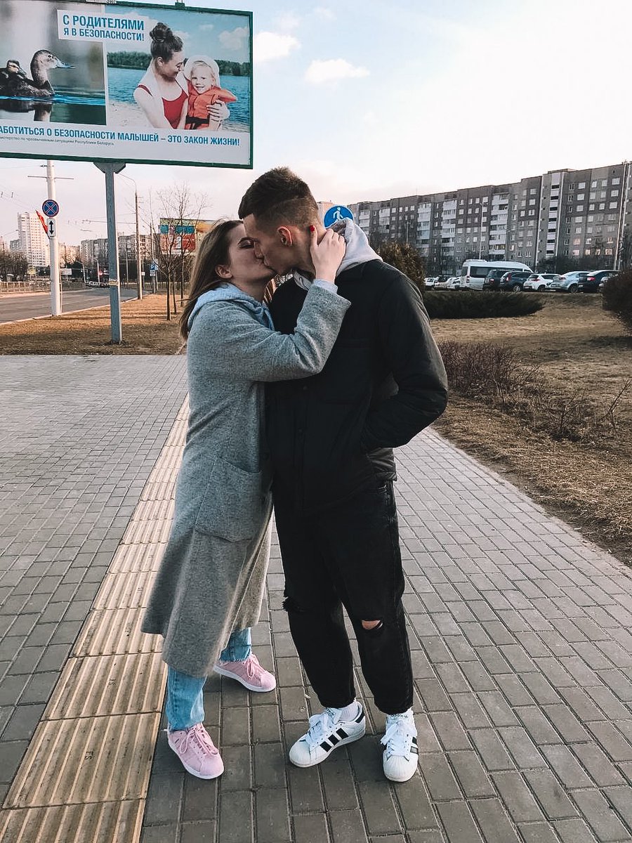 dariiiija's tweet photo. Такая идиллия с кем-то вообще бывает??? #superstarfamily https://t.co/qsF6HcebDA