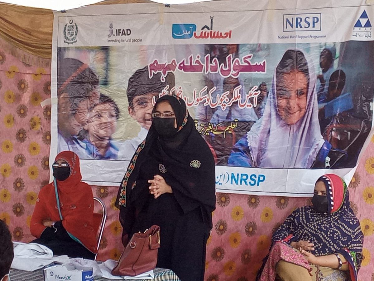 PPAFofficial's tweet photo. Campaign in DG Khan, Punjab to mobilise parents to enrol girls in schools. The activity was organised under #NPGP and #Ehsaas #Amdan Programme funded by #IFAD and GOP and implemented by #PPAF through its partner organizations.
#PakistanPovertyAlleviationFund #NRSP https://t.co/tbmuzWL6PO