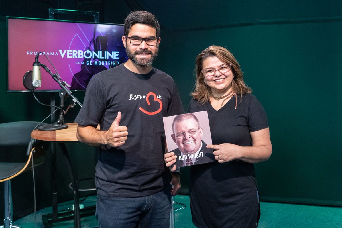 periloborba's tweet photo. No programa #Verbonline de ontem para a rádio @verbofm com @GeneMonteiro eu falei um pouco mais sobre a biografia do Ap. Bud Wright

Ouça: https://t.co/uSJziJSjGV

Link no podcast #VerbodaVida pra IOS: https://t.co/X9YzxVlQ9C

@edrhemabrasil @verbodavida 
#BiografiaBudWright https://t.co/GLJuEalkG0