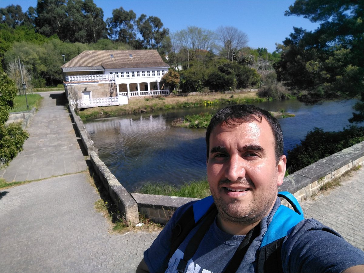leodegio's tweet photo. Hoy salimos a caminar con las peques. De casa a la playa hay un sendero que va bordeando el #RioLagares, hicimos picnic. Caminamos más de 5km con ellas, todo un desafío. Llegamos a #PlayaSamil. Lo bancaron. Un día espectacular.
#Vigo #Galicia #galiciabonita #galiciamaxica https://t.co/6kbXnLwrVv