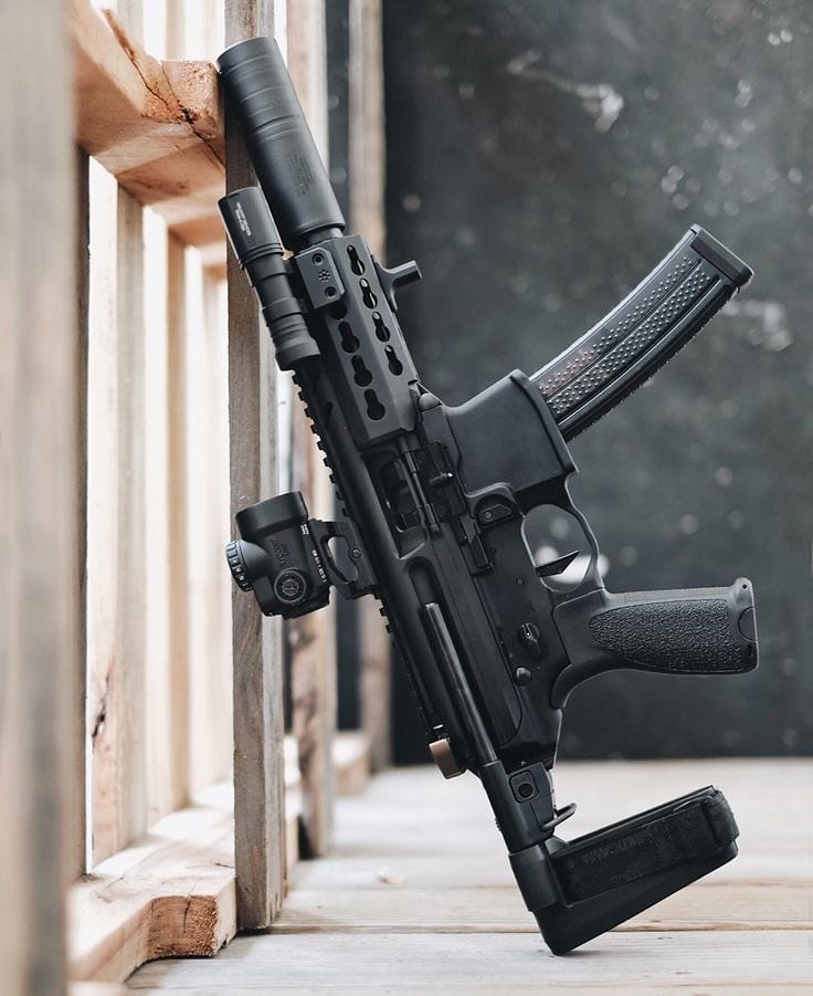 _Gun_Lover's tweet photo. Rt if you love #guns https://t.co/XUeZMMgn13