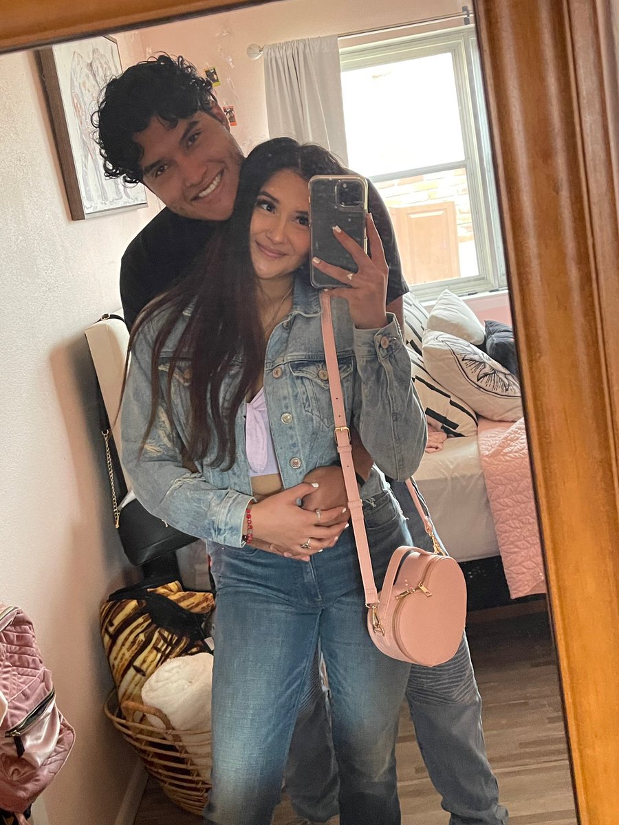 ale_rae20's tweet photo. Can’t imagine a life without you ❤️ https://t.co/Q916idbR4C