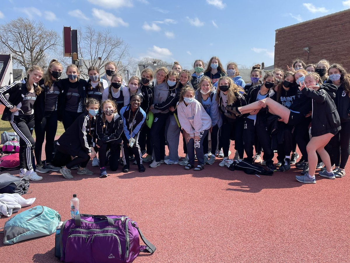 SJTrackXC's tweet photo. Girls score a big win over Mishawaka, Elkhart, and Adams today to move to 4-0 this year. A great day. https://t.co/d3p5OrUCbr