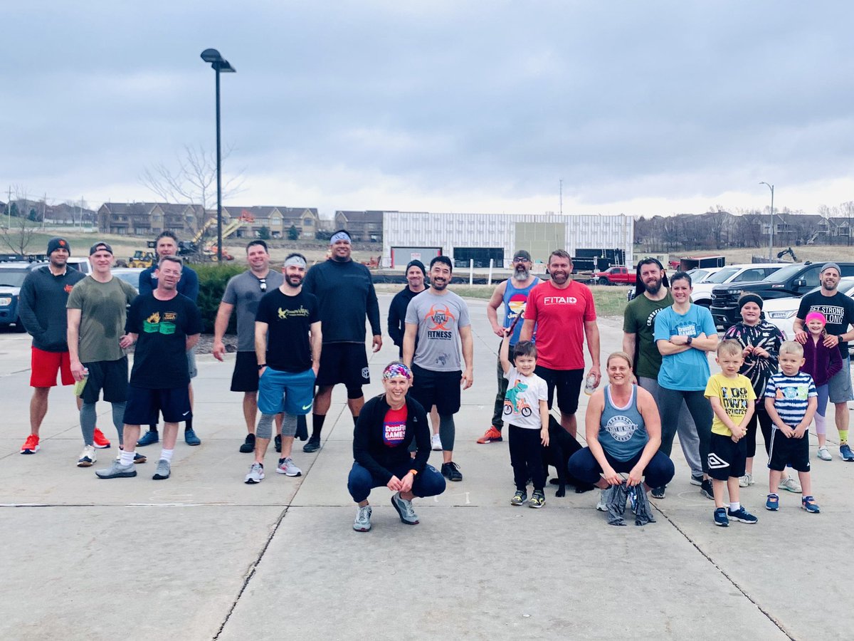 For many of us, running 🏃‍♀️ 🏃‍♂️ is not fun 👎🏽. However.... running 🏃‍♀️ 🏃‍♂️ is more fun 🤩 with friends!  Today, we had a great day running with our friends!! 
Looking for a new group of awesome people to run....lift, jump, throw, pull with? Give us a look at crossfitviral.com