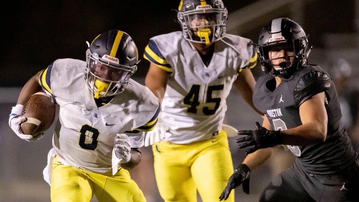 Perfect7Sports's tweet photo. P7 Player Evaluation: @ccunningham901

Craig Cunningham II ( RB)
5’9 180
Lausanne 22’

4.5 Guy
Shifty
Explosive 
Runs Physical 

Junior Highlights ⤵️.  

https://t.co/hBad19BXjA https://t.co/Il9CWxB42d