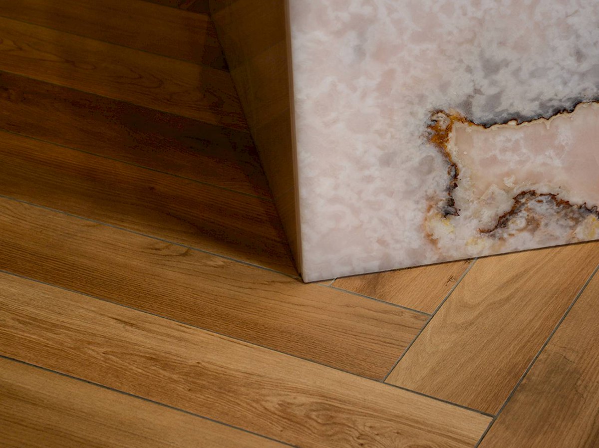centura_tile's tweet photo. Cottage Olmo is a porcelain tile with the beauty and warmth of Mediterranean wood. Laid in a herringbone pattern, this looks like the real deal! 

💭Did you know this wasn’t hardwood? Tell us in the comments below how you were so certain. https://t.co/XYKJk2XzOd

#Wood #porelain https://t.co/BS1ZfQr4Qi