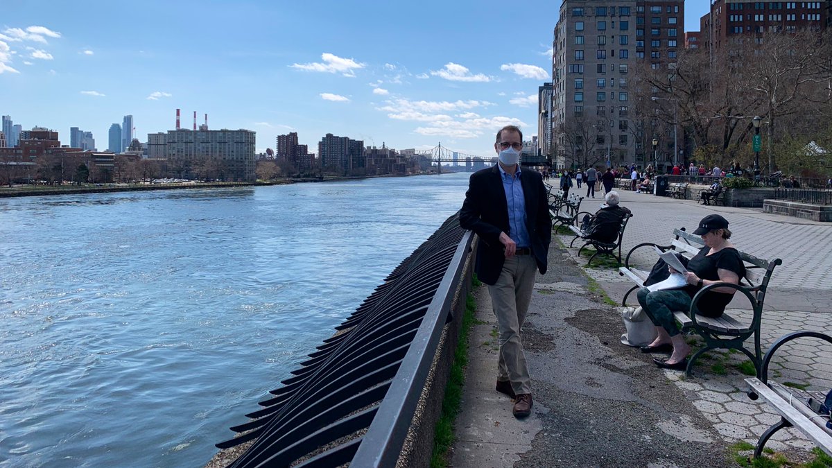 IlanaMaier's tweet photo. Heyyyy UES! @MarkLevineNYC stopped by my old stomping grounds (and one of my favorite spots in Manhattan!) Carl Schurz Park 👟✨
*Incredibly* warm reception from voters on the esplanade! 👀🌞
#UESforMark #ImagineABetterUES https://t.co/kRwrFqVSmJ