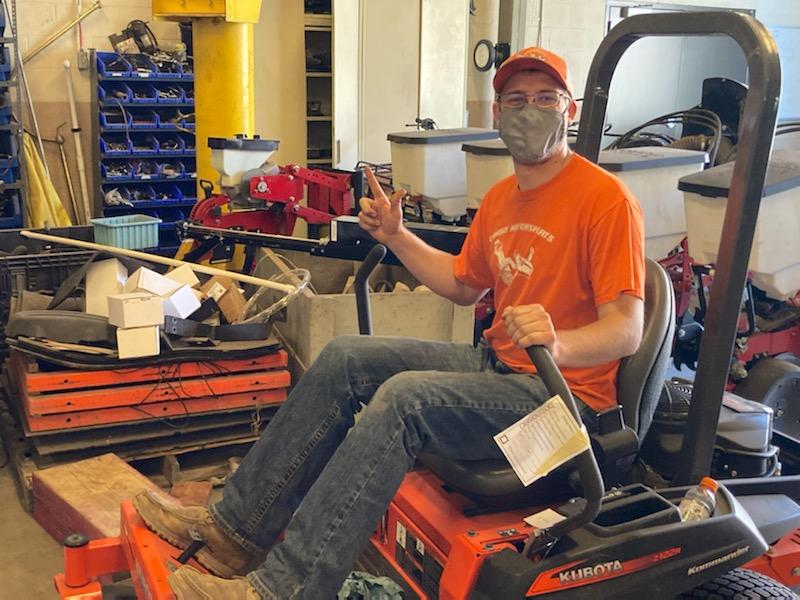 OSUAgEngr's tweet photo. Appreciate everyone who came out to support @CMSOSU for their annual mower clinic fundraiser! @ASABEorg @BAEOkstate @OSU_CEAT @okstateferguson https://t.co/Unzt9Ba7L0