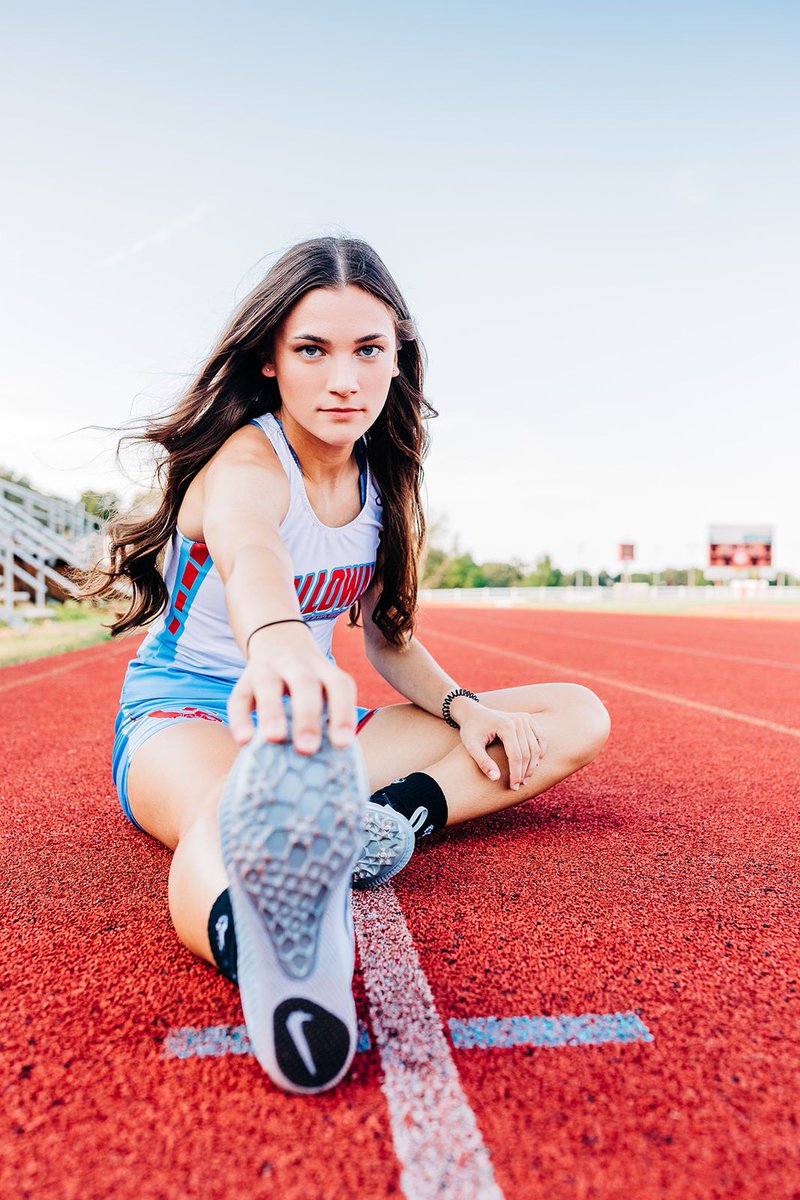 ainzlees's tweet photo. So excited to announce that I have committed to Murray State University to continue my academic and athletic career! I’m so grateful for my supportive family, friends, teammates, and coaches who have helped me get to where I am today. Shoes up! @MurrayStateXCTF https://t.co/C41XRdRZtA