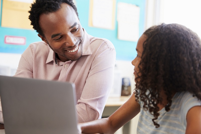 Blog by <a href="/learnforjustice/">Learning for Justice</a>: Black Male Educators Create Space for Joy. Studies conclude that schools need more Black male educators because all students, particularly students of color, benefit from having them there.

sharemylesson.com/blog/black-mal…

#BlackLivesMatter <a href="/AFTunion/">AFT</a> <a href="/AFTteach/">AFT TEACH</a>