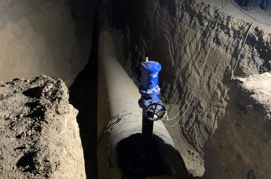 gobiernodelara's tweet photo. #27Mar Transcurridas 72 horas de trabajo en la aducción principal del Sistema Alto Tocuyo, el gobernador @AdolfoP_Oficial notificó que hasta el momento se han realizado los cordones de soldadura interna en la tubería de 60°, prestos a restablecer el servicio de agua potable. https://t.co/epN2w5B3d4