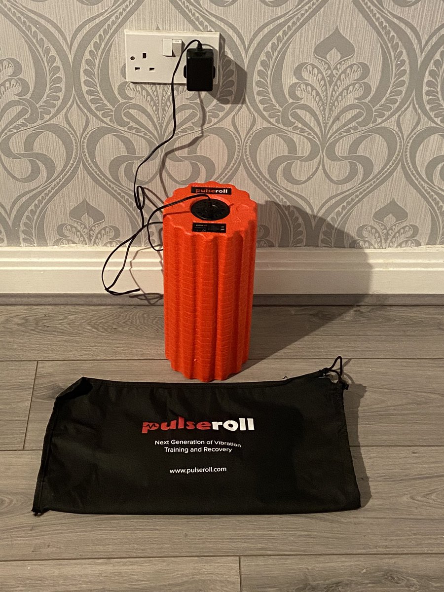 FroodJunior's tweet photo. After training at dance college there’s nothing better to help recover than the @pulserolluk vibrating foam roller.If u have a stressful or active life then u need to invest in one of these.There is nothing better to relieve aches &amp; pains https://t.co/GOC79Z7eRf 👊🏽 @1PaulMcCabe https://t.co/iElABhdpnS