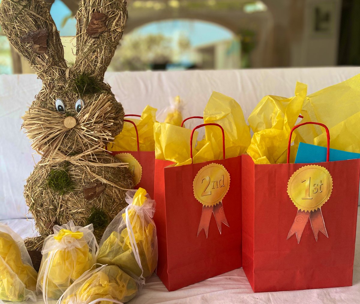 Angimiss's tweet photo. Easter bunny is here, with lots of amazing prizes,are you going to miss it? #LESrocks#@twmdavidson @Chris_Akin @DaniGrimalt @OlimpiaBas https://t.co/D7vCg6CuuA