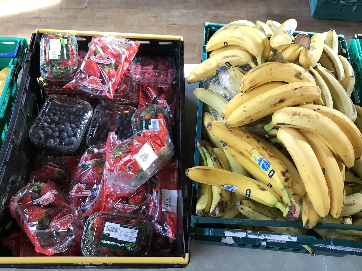 CommFoodHub's tweet image. So much fresh fruit and veg today! Ready to distribute to our service users 🌈