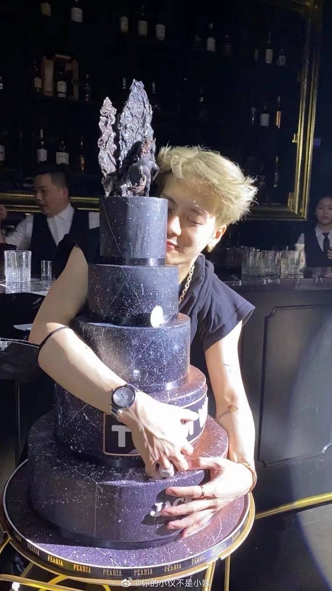 DoubleB_025's tweet image. Happy birthday na ka🎉 ขอให้มีเเต่รอยยิ้มที่สดใสเเบบนี้ไปเรื่อยๆเลยค่า👑❣️
#KingJacksonDay