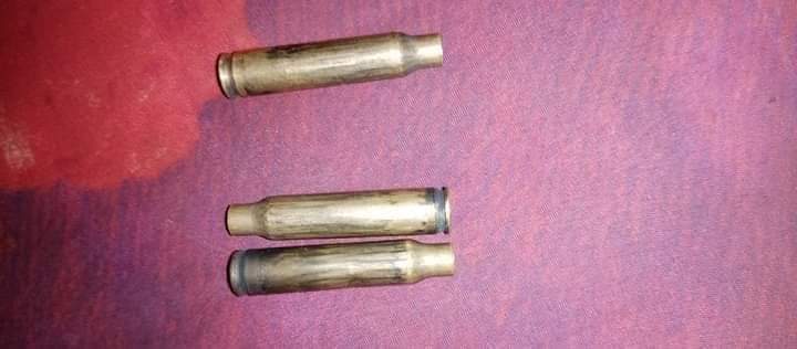 TW//blood , gunshot, dead
Happening Now inYangon, Tharkayta,khaingshwewar street
ခိုင်ရွှေဝါ 3ယောက်ထိ 1ယောက်ကျ
နှစ်ယောက်ကမသိရသေး wifi ကြိုးတွေဖျတ်ထားလို့သတင်းတင်လို့မရကြသေးတာပါ ကူပါဦး
#WhatsHappeningInMyanmar 
#CrimesAgainstHumanity