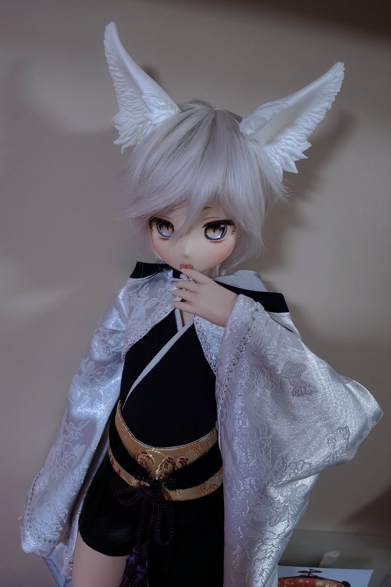 白オオカミ
メイク＆アイ@tori0074