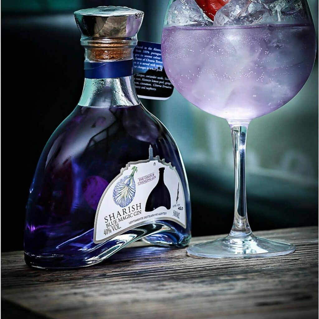 Must be Gin o’clock #sharish #sharishgin #sharishbluemagicgin #sharishbluemagic #iconbeveragesandcigars #iconbeverages #colourchanginggin #productphotography #lifestylephotography #iainjackphotography instagr.am/p/CM7pjGHACRO/