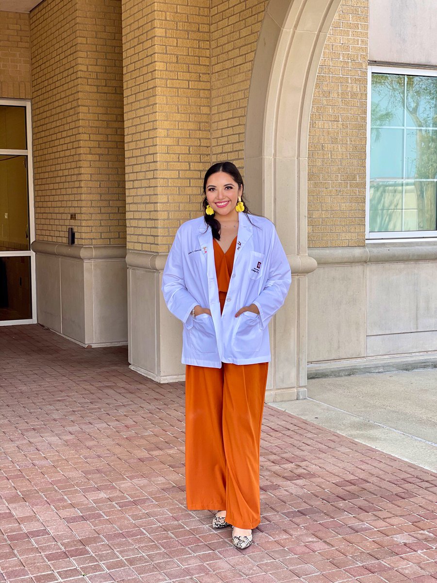 47Dell's tweet photo. doing the damn thing! 🥼🧡💊🩺 https://t.co/x1CMJ4Bfux