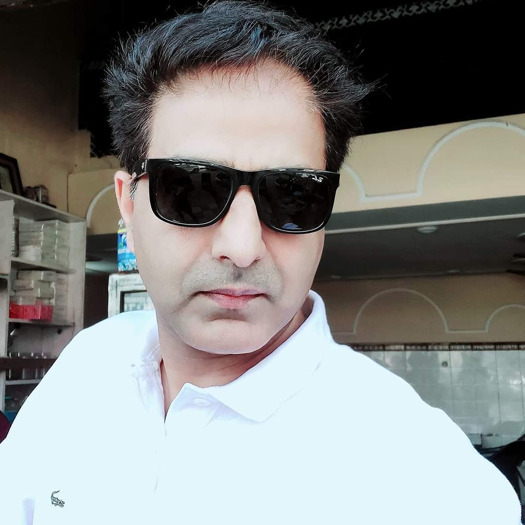 AfaqRGadda's tweet photo. #NewProfilePic https://t.co/p9dfNU4Yh4