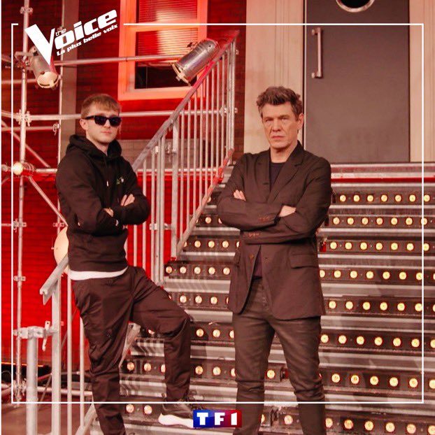 alxrmo's tweet photo. Vald il est venu, il a enlevé ses lunettes, a dit bravo et il est parti mdrrr masterclass #TheVoice https://t.co/GiQQMUgOy9