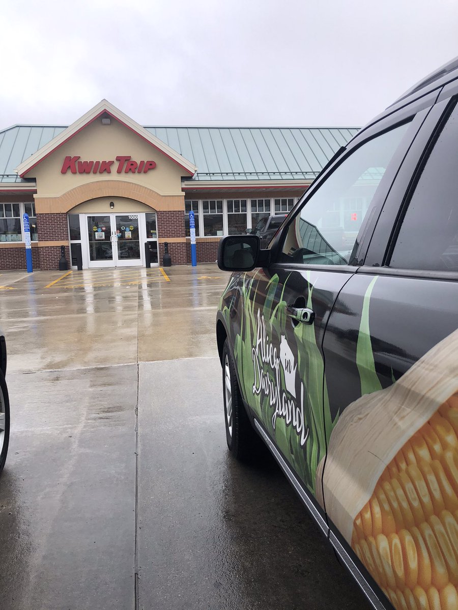 Alice_Dairyland's tweet photo. Iβd like to personally thank @KwikTrip for always being there when I need to refuel my car or stomach - and having clean bathrooms! π½β€οΈ #loveyou #kwiktripgivesmelife
#kickswithkernel https://t.co/2ZZ57ZyVQ7