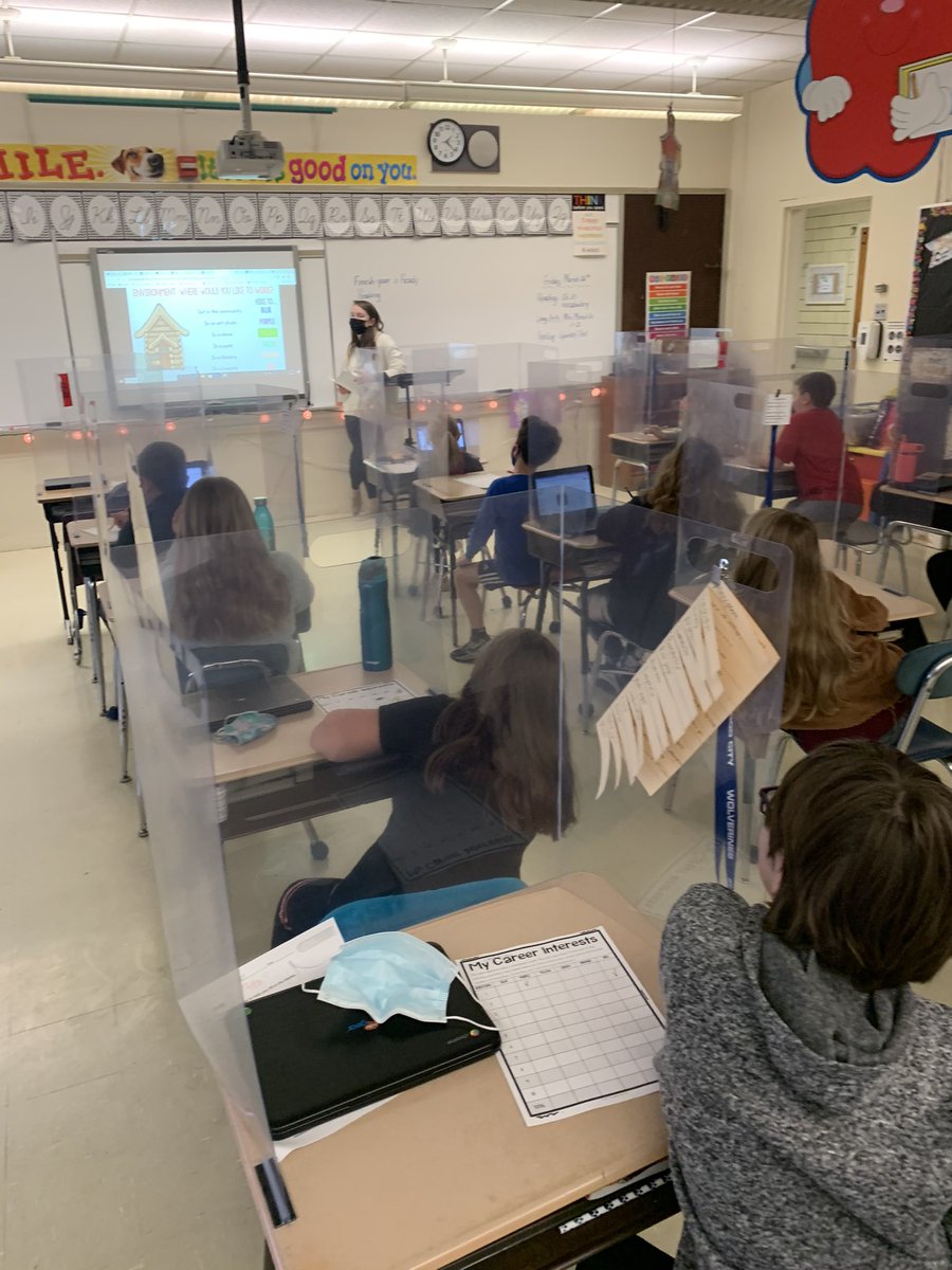 ChrissyMendillo's tweet photo. 4th grade spent sometime learning about Career Pathways and how to connect their skills and passions to finding careers with our special guest Miss J, future PA School Counselor! #EC_Proud #EC_Perry @PADeptofEd https://t.co/2ecFhDLlXd