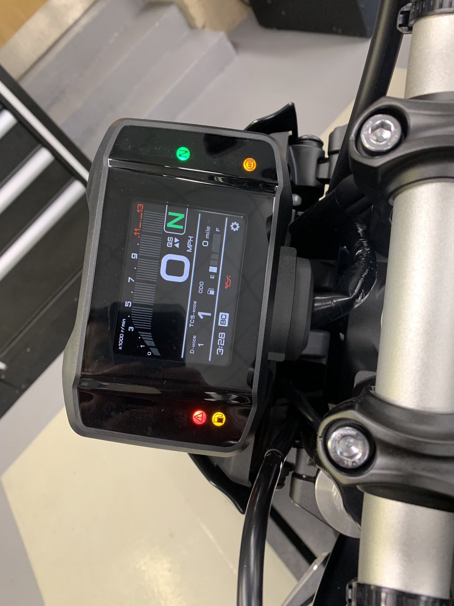 ianbellyamaha's tweet photo. Have been on demo building today MT09 getting some bits added @YMUKofficial @YamahaMotorEU @ianbellyamaha @Perfparts https://t.co/noE4VbDNkN