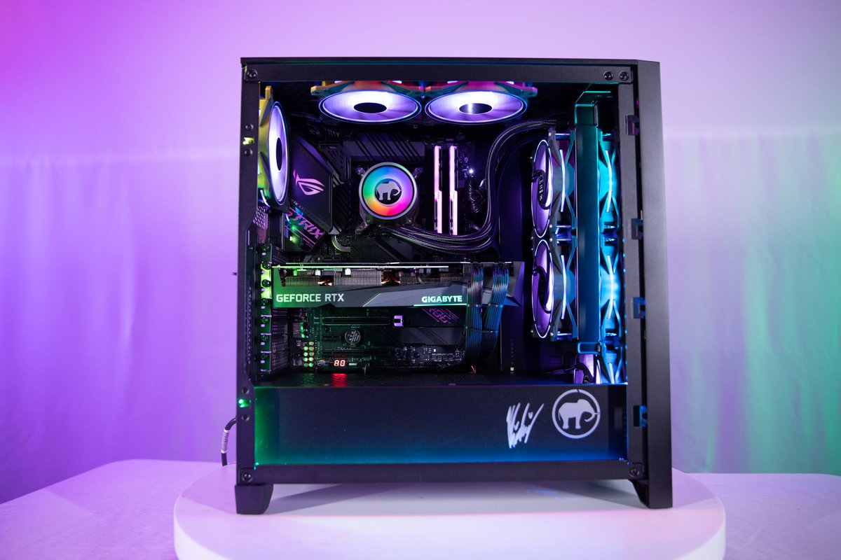 gobanditech's tweet photo. RGBFridays! Our computers ARE the party. 
Lots more at https://t.co/0iY6HtddWG

🔴🔵💚
#BandiTechDaily #DreamPC #Gaming PC #RGBFridays #RGBAllTheThings #KimboBuild #BandiTech #ComputerRepair #PCBuild https://t.co/uiaavjPutl
