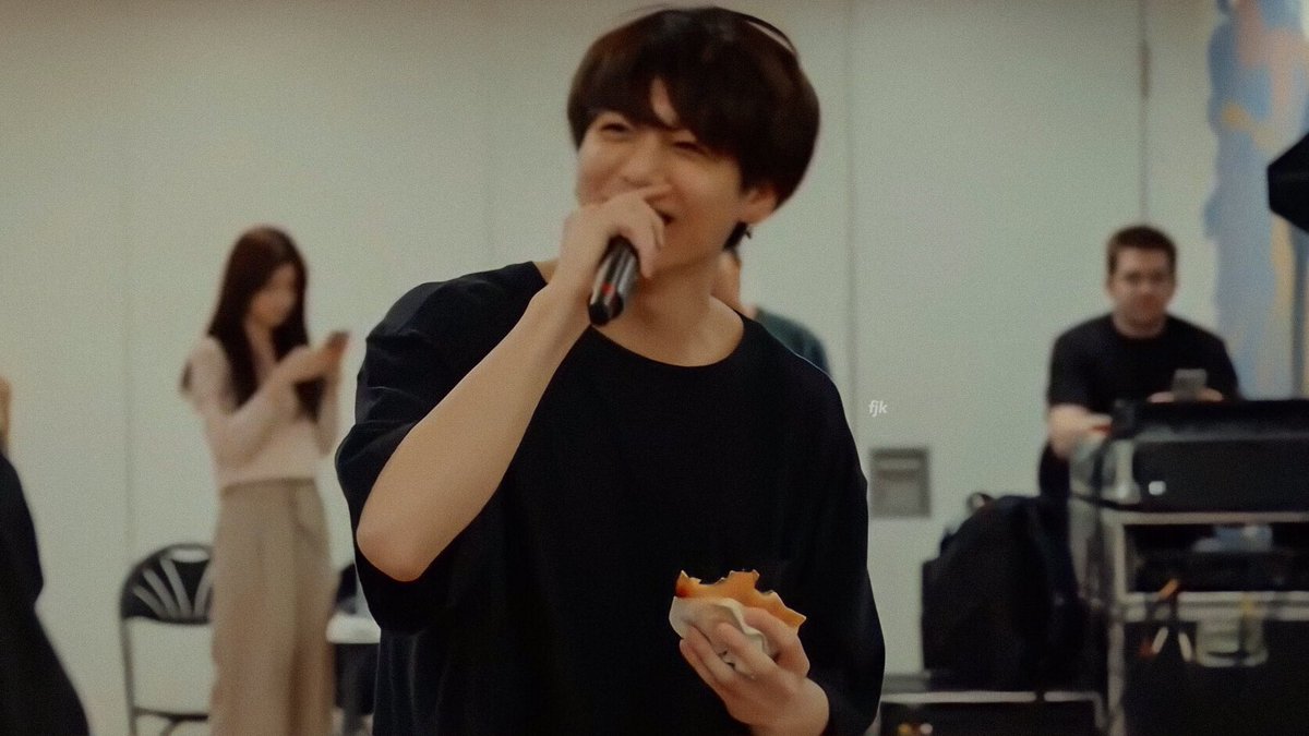 mubai_jk's tweet photo. ฟีลแฟนมาก ดูจับต้องได้แต่กะไม่ได้ 😭 https://t.co/uaXdW79g81