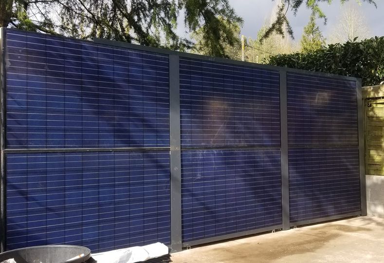 DACQUAIT's tweet photo. Clostra #solaire #photovoltaïque, produit breveté LTE - Les Traqueurs d'Energies https://t.co/Vdd4x1uKYl https://t.co/b1RYzLWPAH