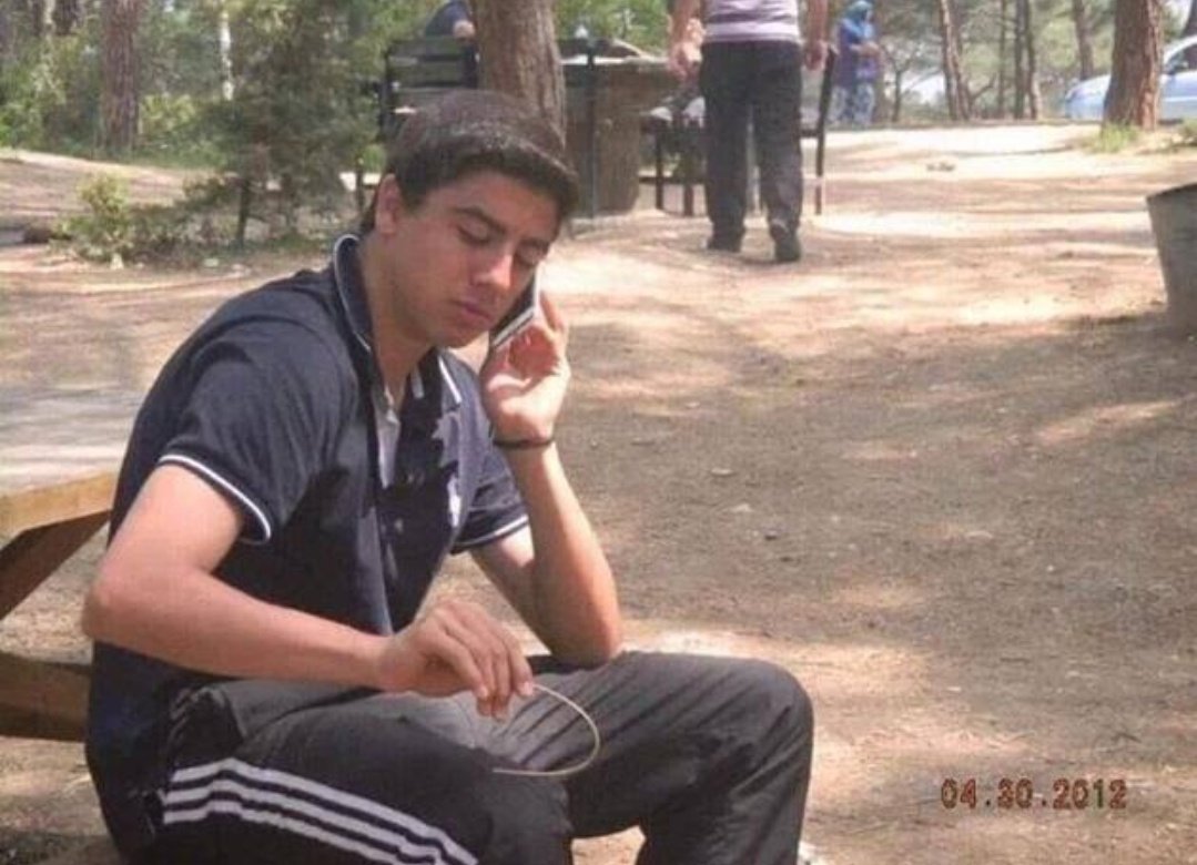 glysrsr26's tweet photo. Ozan: 2 gol attım diyorum kızım, Haaland değil ben attım. Kaleciyi değiştirdiler yine attım...
Neyse kapat Haaland imza istiyor
Norveç-Türkiye https://t.co/mx3FX4xC0A