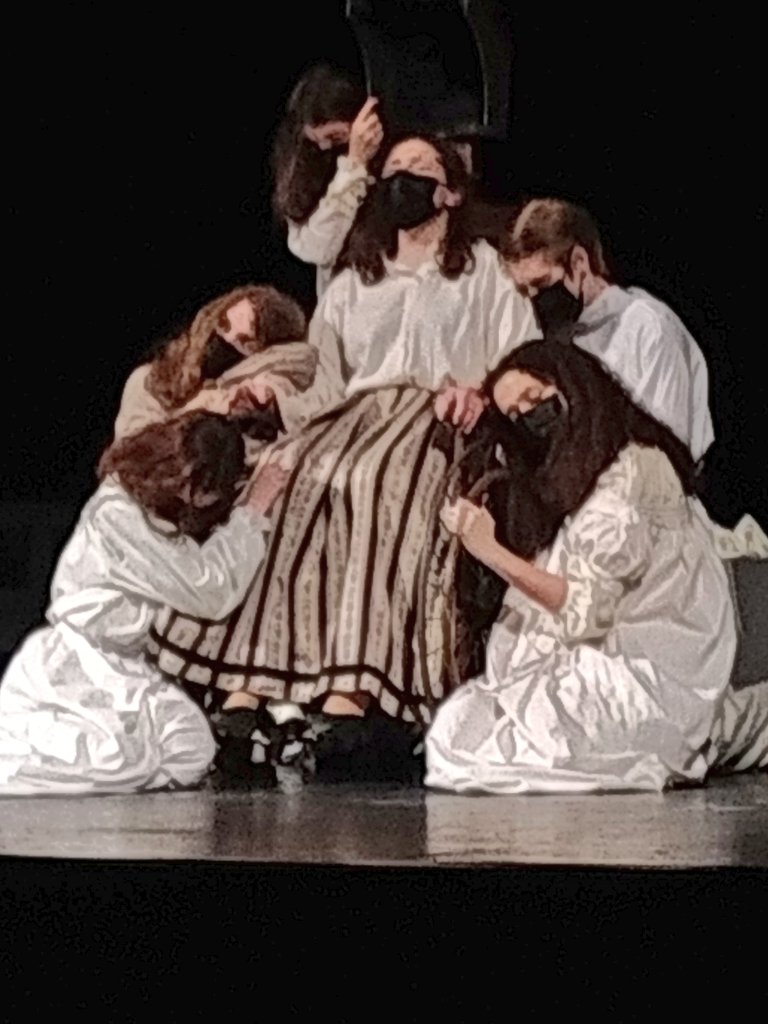 KnottLodi's tweet photo. So proud of @clhstheatre, what an amazing show, with the most amazing actors and crew!  These students have persevered through a very difficult year for the arts and have continually found a way to put up great shows!@Clear_LakeHS https://t.co/pBEa03e0Sp