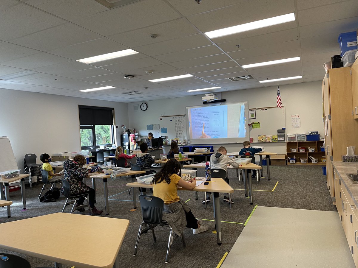 BettyCobbs3's tweet photo. Enjoying teaching, learning and keeping kids safe at Woodside School. https://t.co/gOhnORNCLT