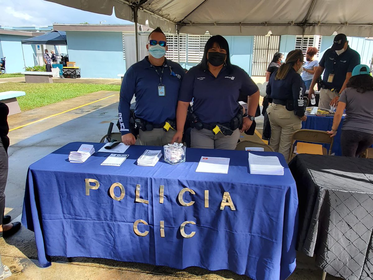 Durante el día de ayer, el Gobierno Municipal colaboró con la Policía Estatal en la Feria de Seguridad y Salud a beneficio de los residentes de Buena Vista Apartment.