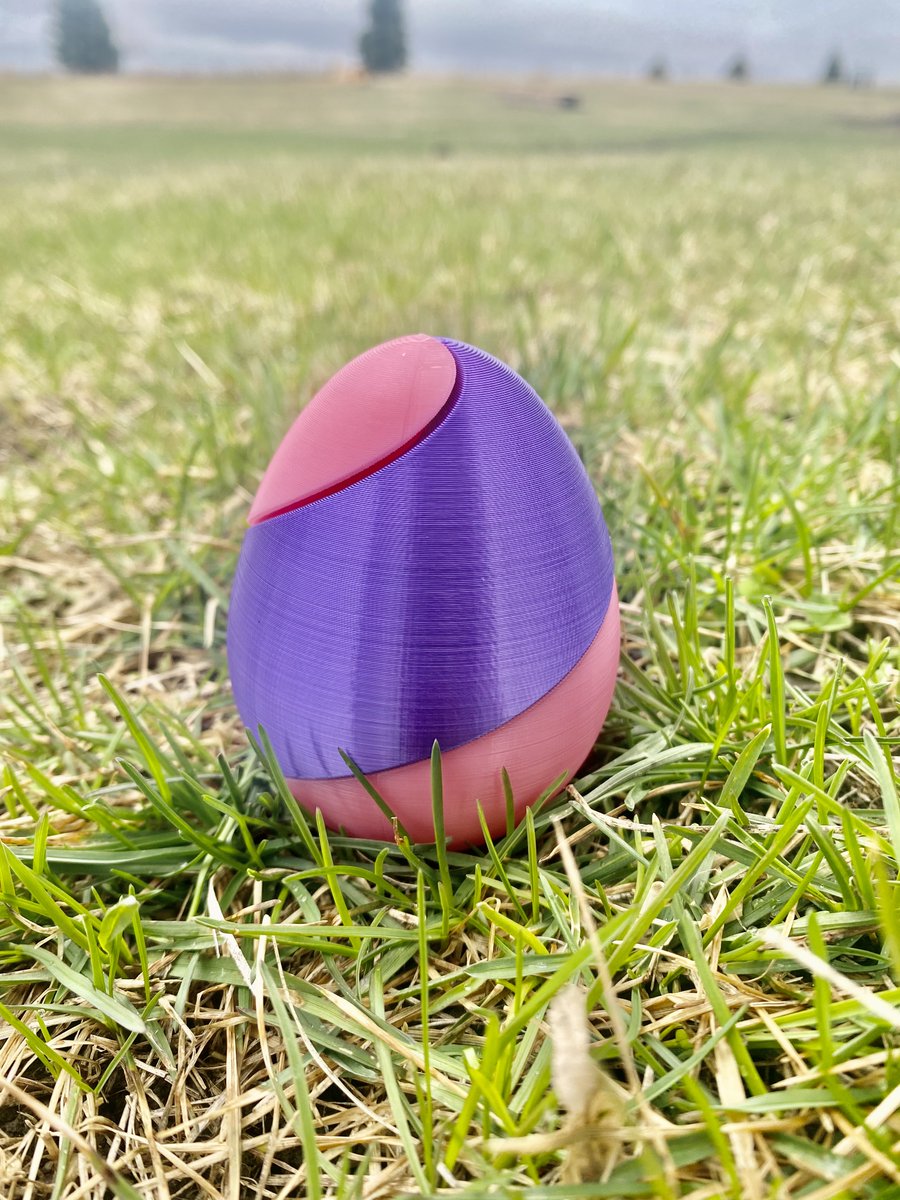 LayeredDesigns's tweet photo. With Easter right around the corner, I decided to design a twisted easter egg with inspiration from @Bugman_140 @loyalmoses. 
The file can be found using the link below!
https://t.co/o5dbT7HePO https://t.co/z3QuwhicNq