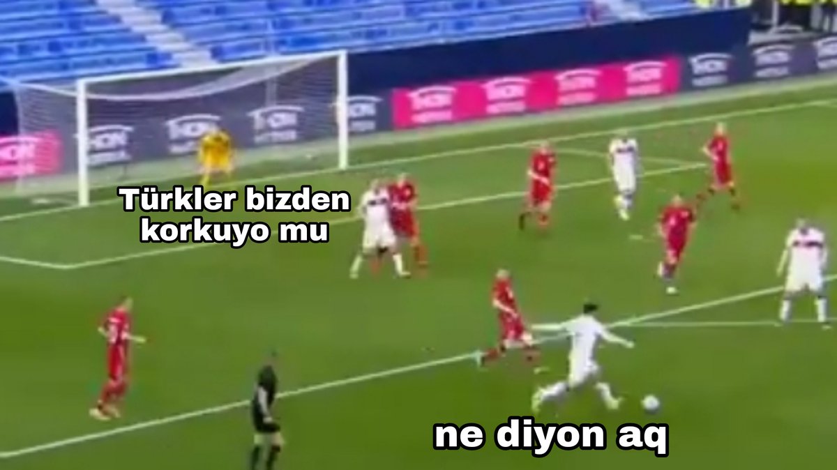 turgutckmak's tweet photo. Linnes: "Türkler, Haaland'dan korkuyor."

Ozan: "am sori he" 
#BizimCocuklar https://t.co/sfNSYbYCFT