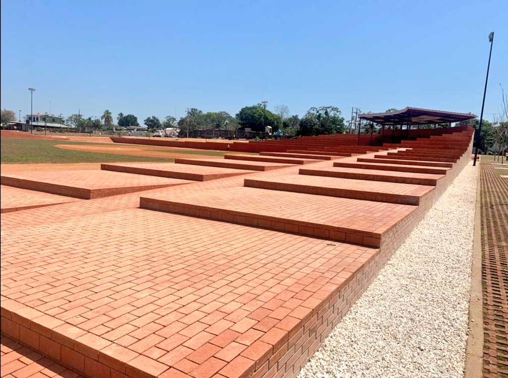 MeyerFalcon's tweet photo. Estamos en Tamulté de las Sabanas. Aquí, con el equipo de @SEDATU_mx construimos una unidad deportiva. 

Béisbol, fútbol, basquet y una alberca que además se limpia a través de humedales naturales. #TamultéLate https://t.co/kAS8aiHWbE