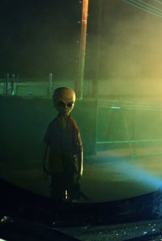 LukasPenguin15's tweet image. looks familiar huh. Ashton being Michael's alien #1YearOfCALM #StreamCALM