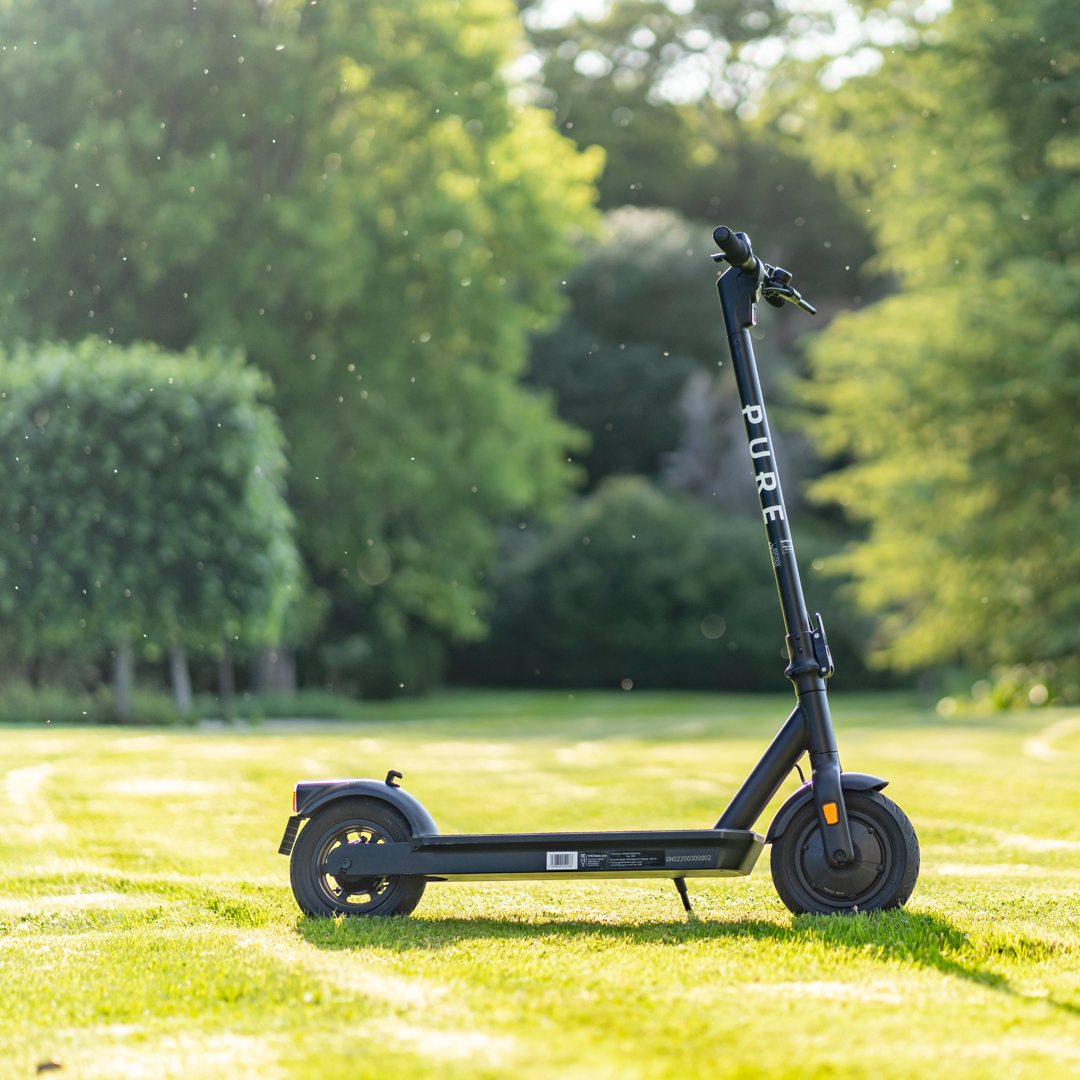 pureelectric_uk's tweet photo. Looking at British summer time like...
​
​Don't forget to change those clocks, tomorrow morning, 1am! BRING ON SUMMER ⚡⚡⚡   
​
#britishsummertime #clocksgoforward #daylightsavings #springtime #springhassprung #pureelectricnow #gopureelectric #pureairpro #escooter https://t.co/ry3zrTI2VX