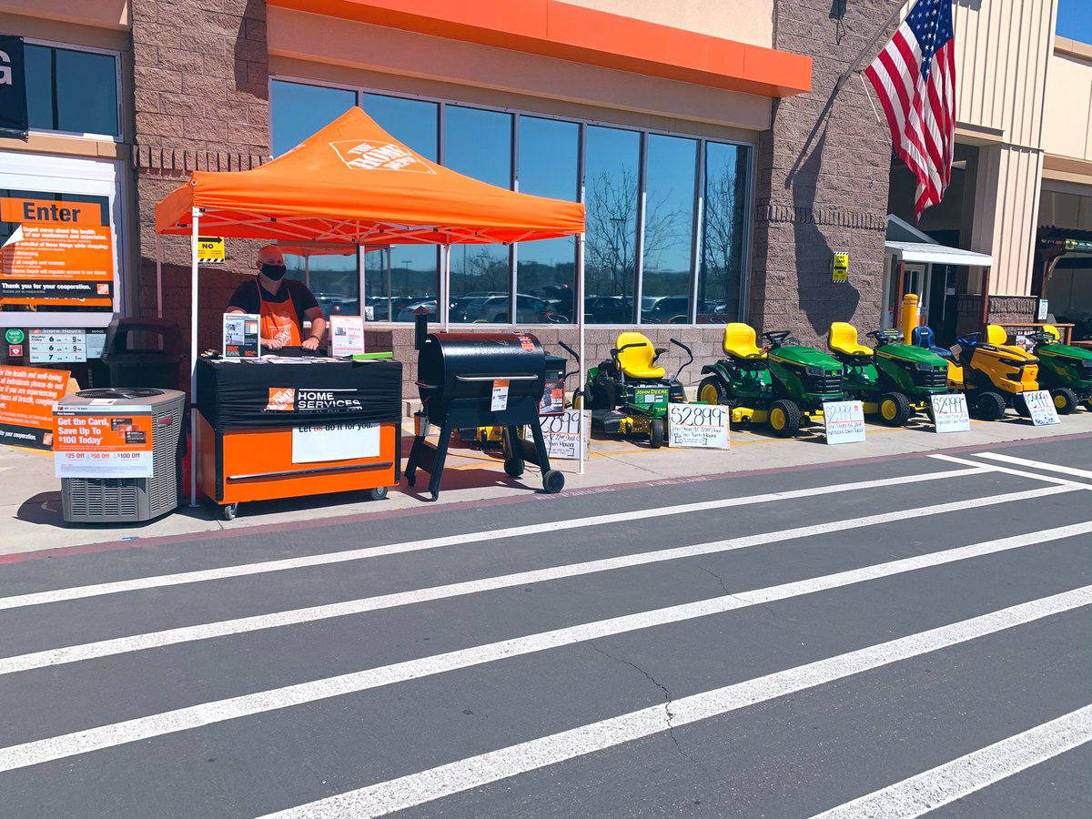 DepotJake's tweet photo. Driving services and traeger sales at #8949 in this great weather! #powerofalead #servicesevent #pacsouth @NotoKara @PS_RSM @PaulMSchmidt3 @jeff8949 @WishamTraci @JohnWNeumann https://t.co/RihISg1bmV