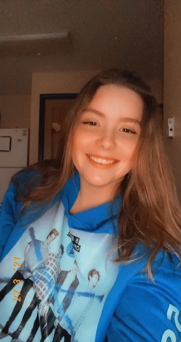 KatieeRoseee's tweet photo. @5SOS I dug out my #selftitled sweatshirt to watch your live today! I wasn’t able to get anything calm related but this is what I have! #1YearOfCALM https://t.co/AozhYfGUOk