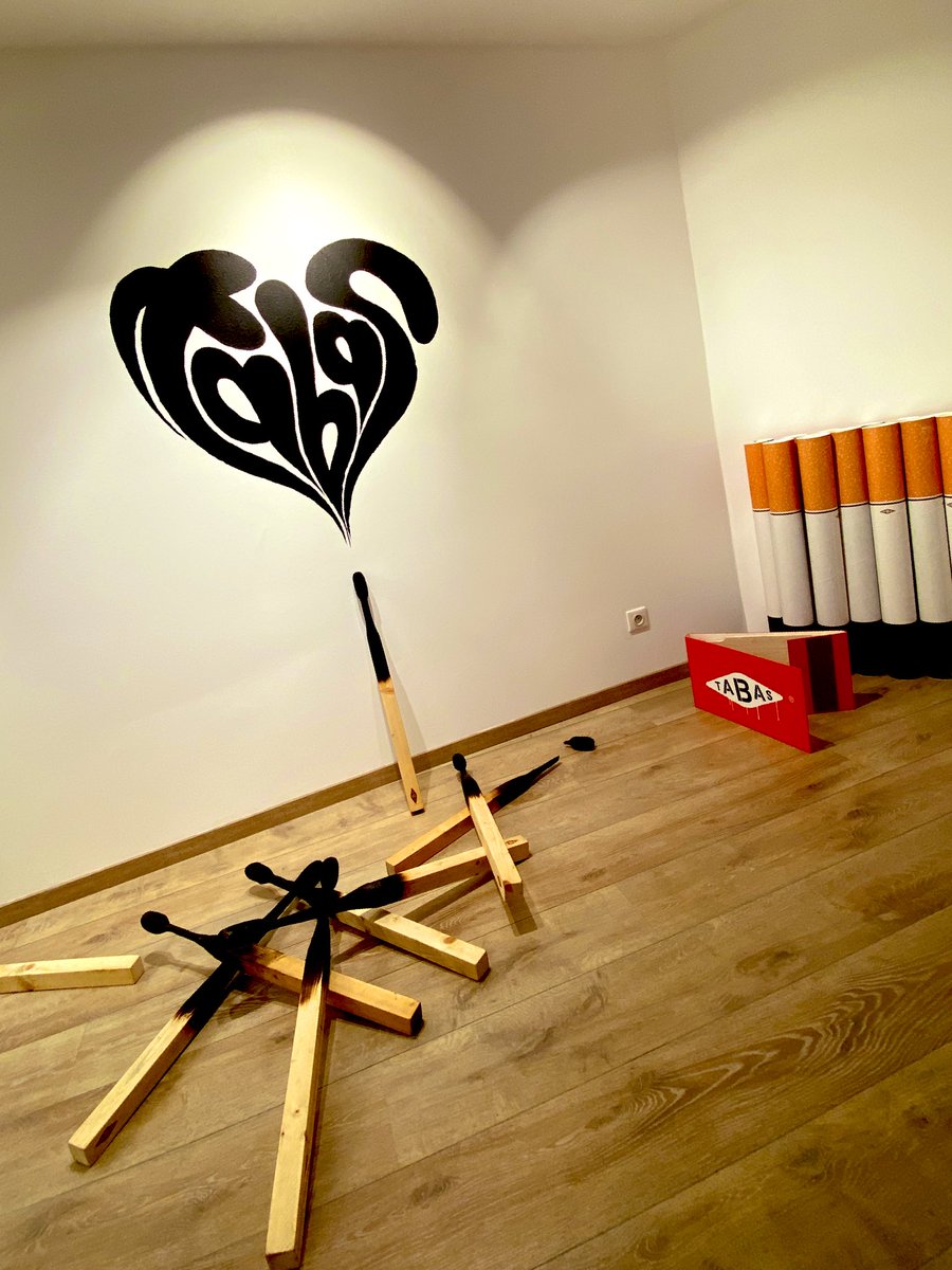 gallisse's tweet photo. Solo Show 🖼
« Le Noir c’est cool » 
🖤⚫️🏴🕷🕶♟◼️🐈‍⬛♣️
de @BureaudeTABAS 
📍à la galerie #Inver à #Strasbourg !

Au programme, du noir, et de la couleur aussi, des sérigraphies à gogo, des céramiques et installations ! 

👉 https://t.co/sXI8zF8vQH https://t.co/0ZAXc6czGT