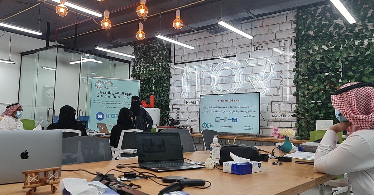 Eng_BinNasser0's tweet image. شكراً ITOR والمشاركين في تنظيم فعالية اليوم العالمي للاردوينو 👏👏🤖..

#ArduinoDay2021 
#اليوم_العالمي_للأردوينو