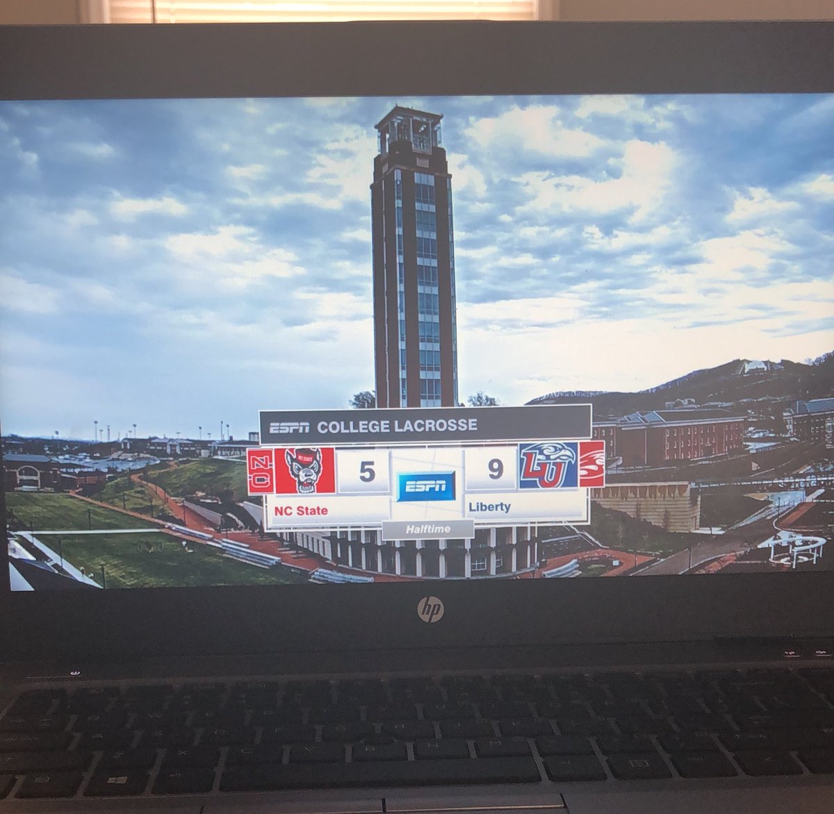 OneTrueZach's tweet photo. How’s your 3pm on a Saturday right now? Here’s mine: #PackLax #CBJ https://t.co/4fwiDoTKfp